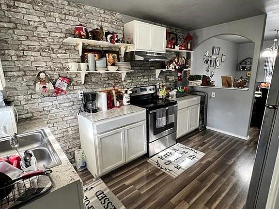 2nd image of 1008 Lila St