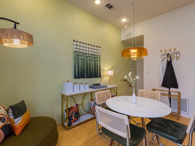 877 Silver Ave SW — Photo 15
