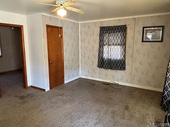 2nd image of 1109 Woodlawn St