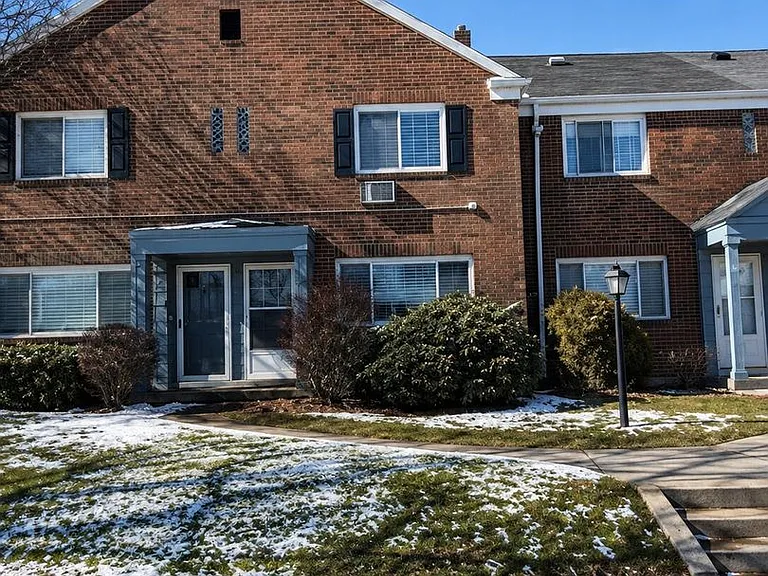 314 Sheffield Ave — Photo 8