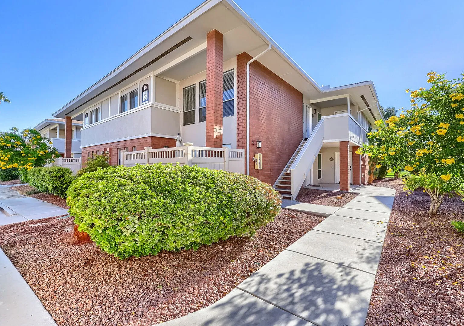 One bedroom condo in Las Vegas Country Club — Photo 1