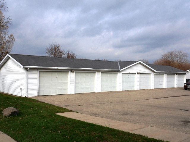 908 Garages MLS_03172014