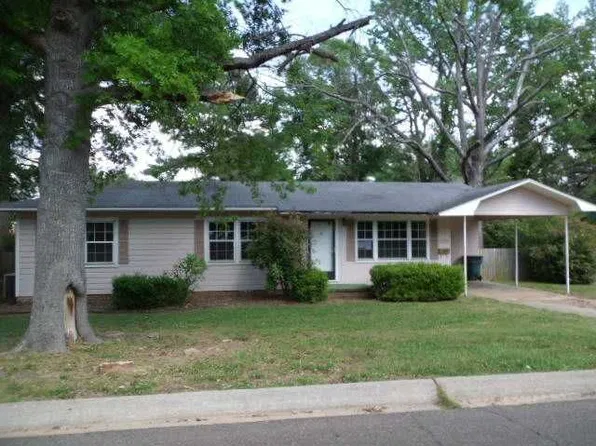 1122 Chestnut St, Magnolia, AR 71753