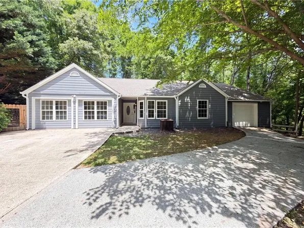 1121 Canvas Back Dr, Woodstock, GA 30189