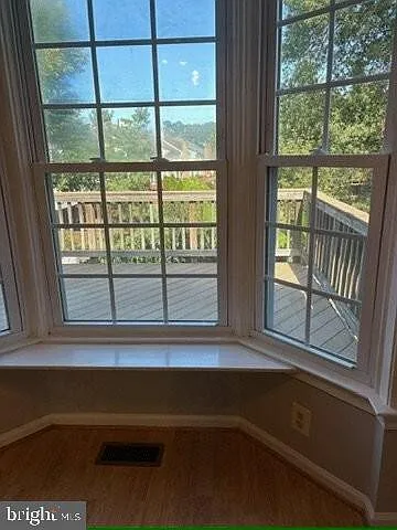 5142 Woodford Dr — Photo 5