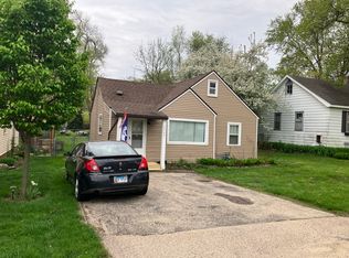 4909 Fountain Ln, McCullom Lake, IL 60050