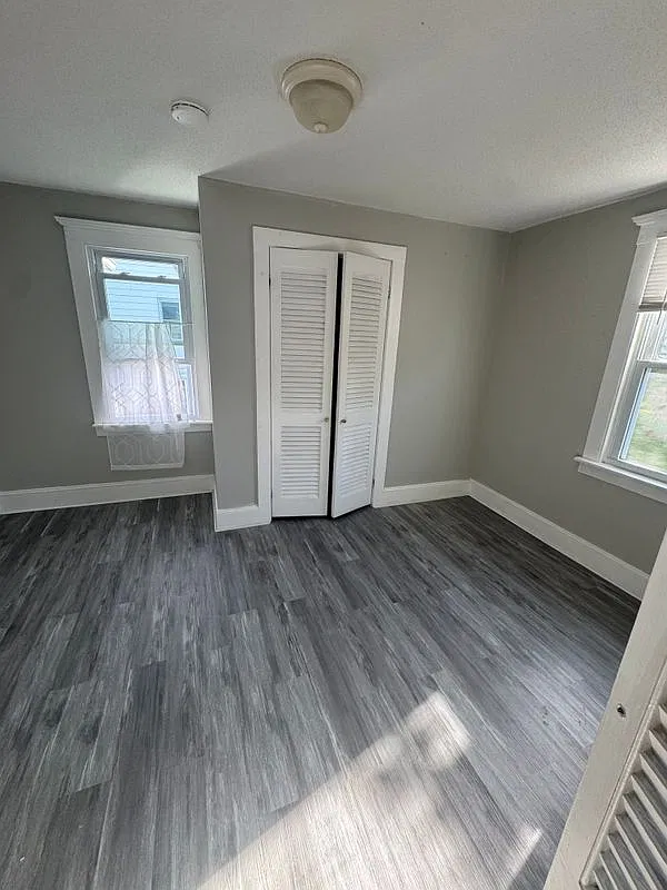 37 Colorado Ave N — Photo 3