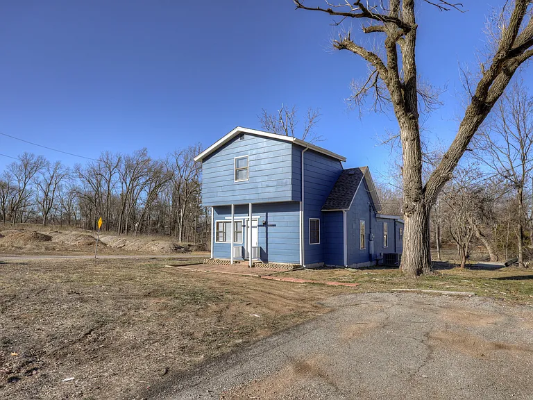 3801 Cresswell Ave — Photo 4
