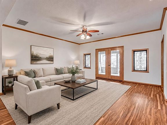 5th image of 1419 W Royal Oaks Rd