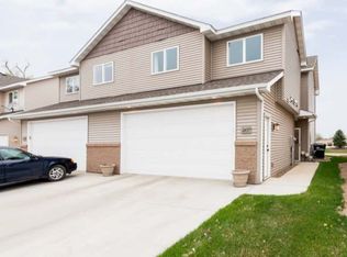 2437 Water Park Loop SE, Mandan, ND 58554