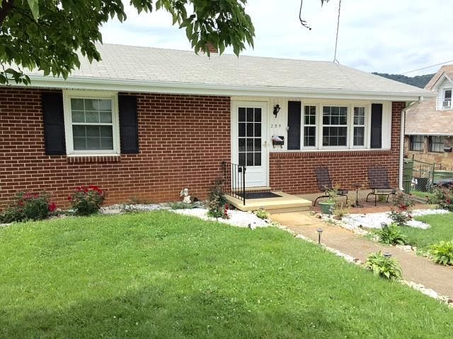1st image of 209 N Bruffey St