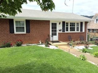 209 N Bruffey St, Salem, VA 24153