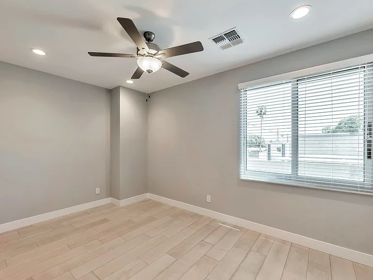 4525 N 40th St #9 — Photo 13
