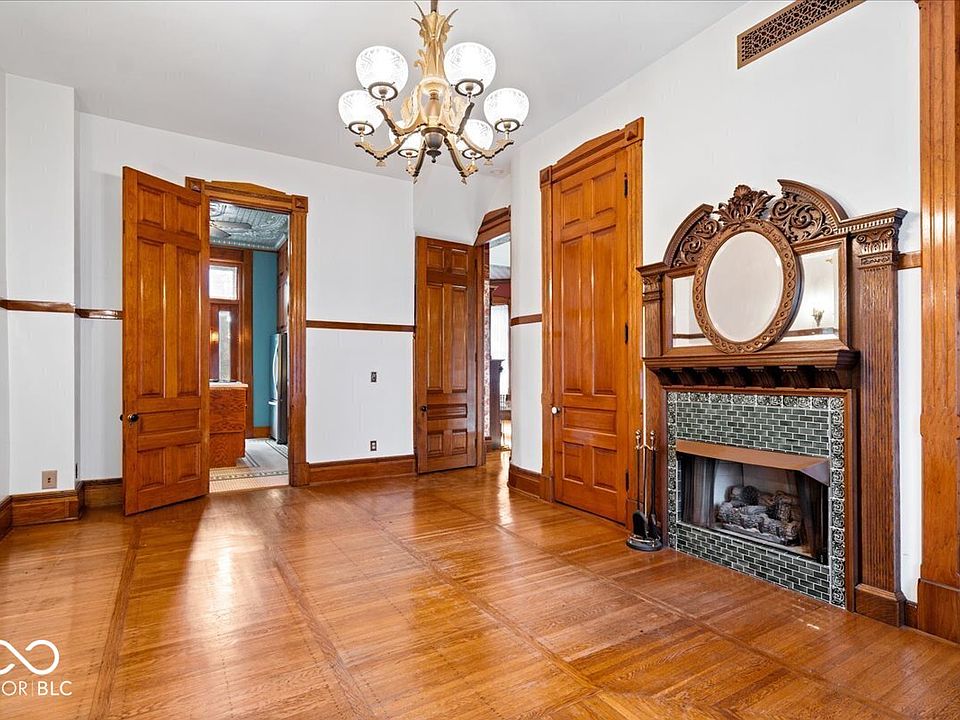 13th image of 524 W Sycamore St