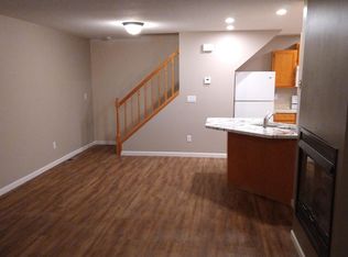 4013 Wilshire Cir, Saint Paul, MN 55126