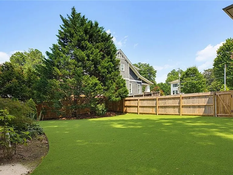 1452 Woodland Hills Dr — Photo 48