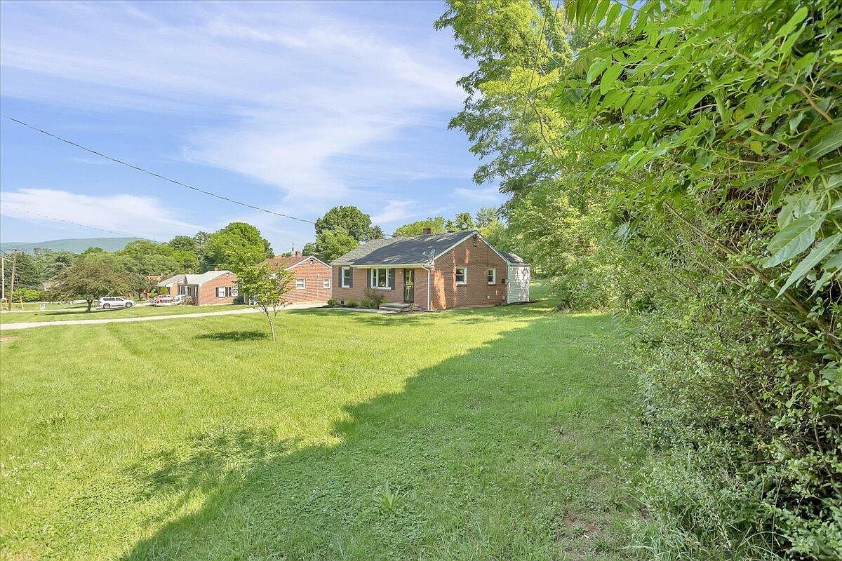 4027 Hershberger Rd NW, Roanoke, VA 24017 Zillow