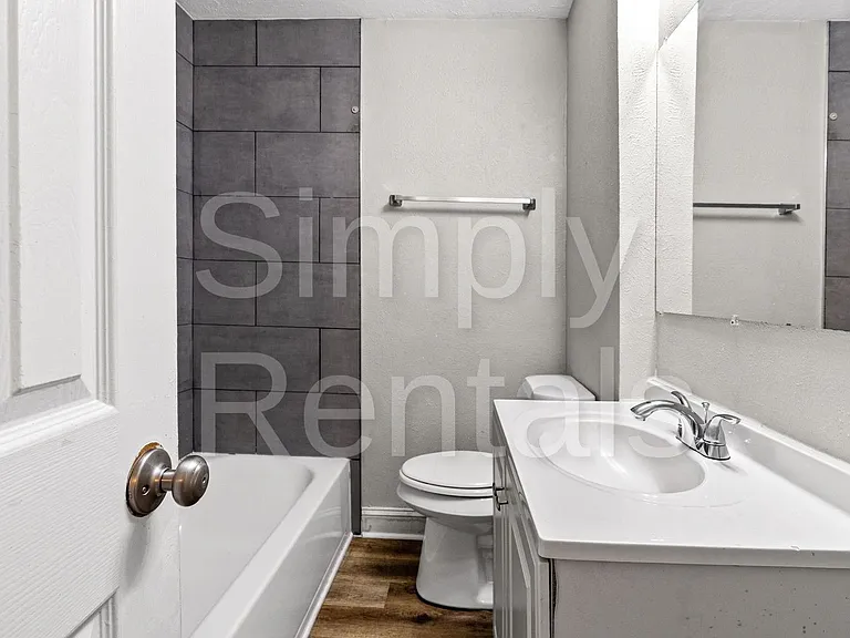 3513 Washington St — Photo 15