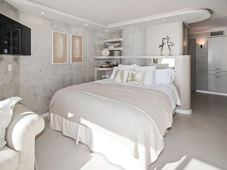 1760 Avenida Del Mundo #306 — Photo 16