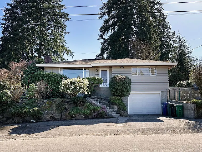 1253 NE 104th St — Photo 19