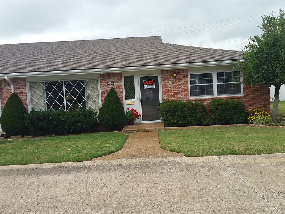 1st image of 1435 SE Swan Dr