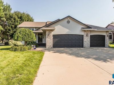 3231 S Grace Ave, Sioux Falls, SD, 57103