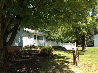7296 Hillendale Rd, Chesterland, OH 44026