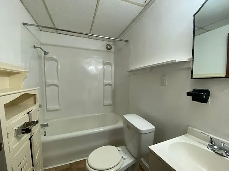 155 E Grand Ave #2W — Photo 8