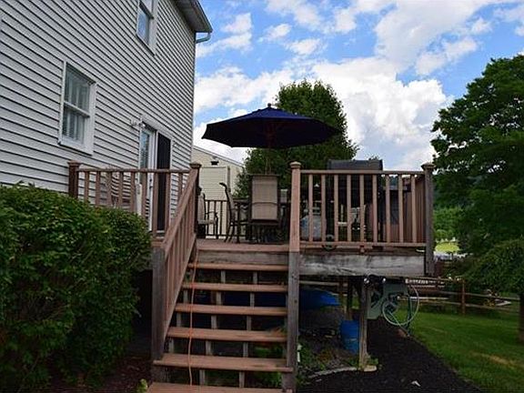 3rd image of 113 Fernwood Dr