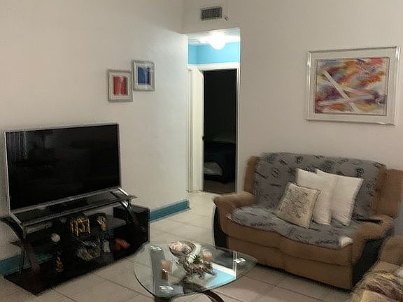 2nd image of 4243 Winchester Ln