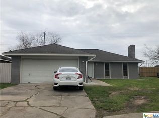 711 Monterrey Dr, Victoria, TX 77904