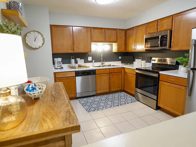 Farmingdale Apartments — Photo 19