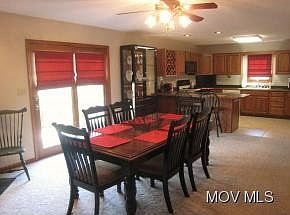3rd image of 1 Woodberry Cir