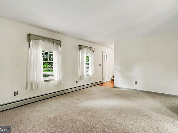 2nd image of 685 S Middlesex Rd