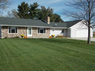 2527 E Brooks Rd, Freeland, MI 48623