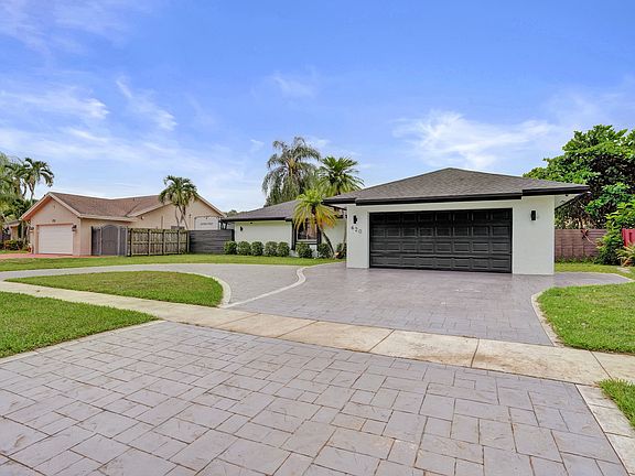 2nd image of 620 SW 100th Ave