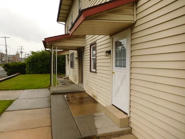 1 bed, 400 sqft, $895 — Photo 2