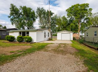 303 N Woodlawn St, Downs, IL 61736