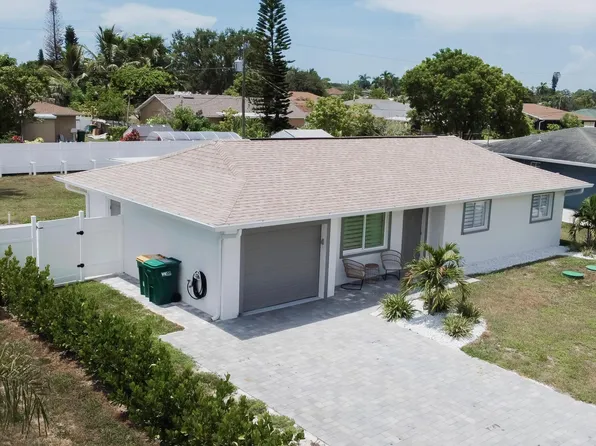 2897 49th Ln SW, Naples, FL 34116