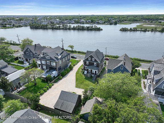 3rd image of 317 Lake Avenue