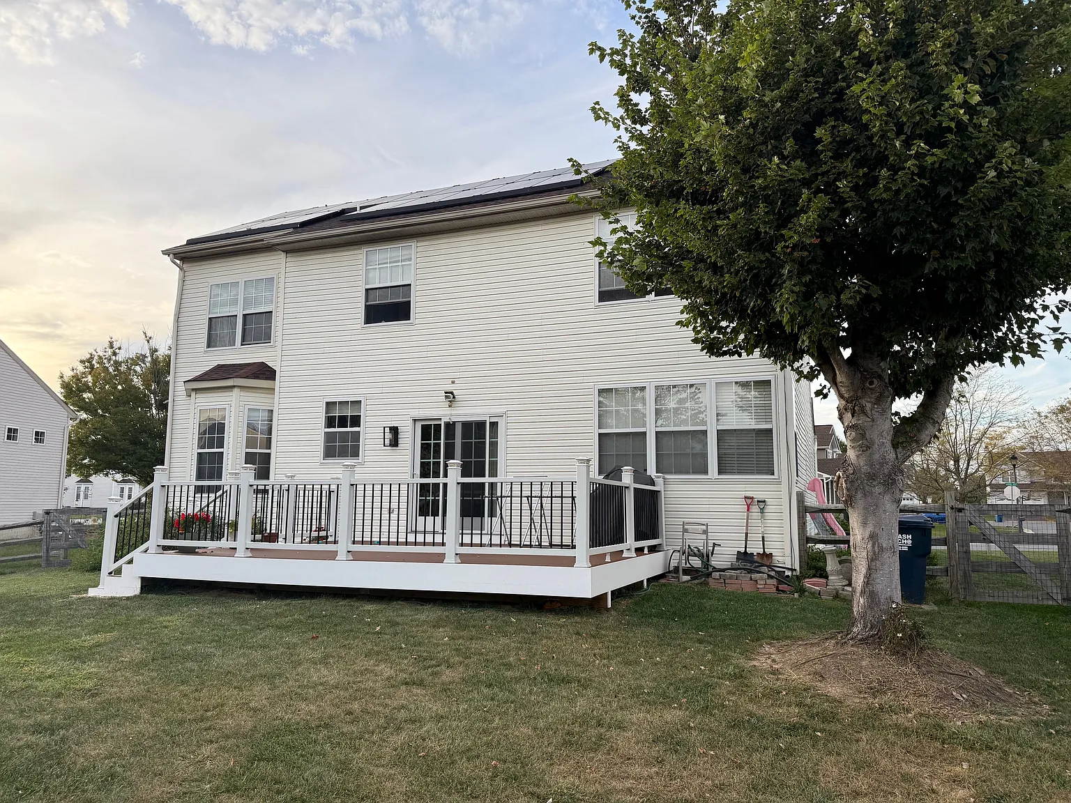 4 bed, 2.5 bath, 2650 sqft, $3,350 — Photo 2