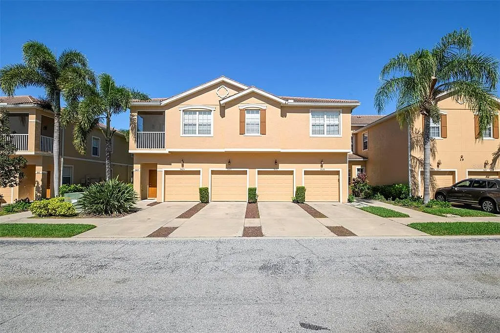 3 bed, 2.0 bath, 1210 sqft, $1,800 — Photo 1
