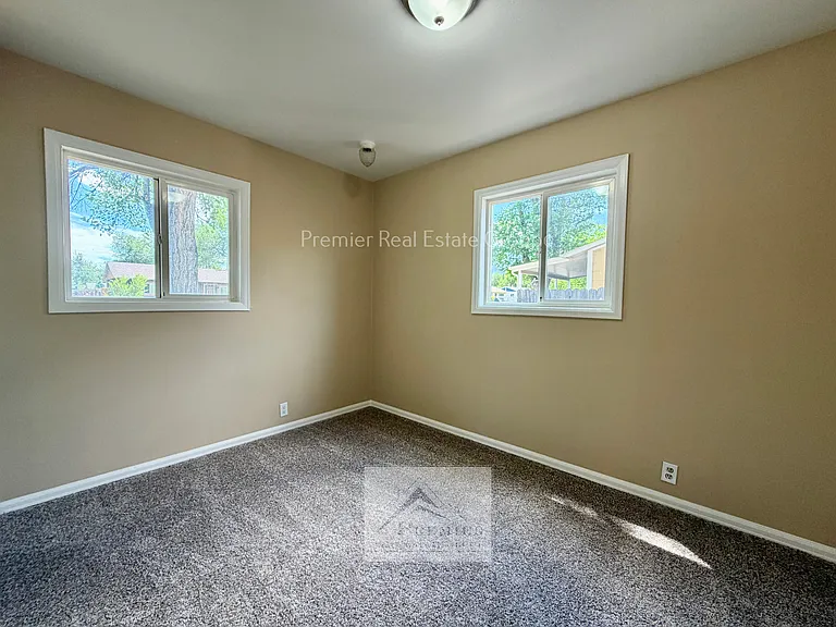 1132 Norwood Ave — Photo 9