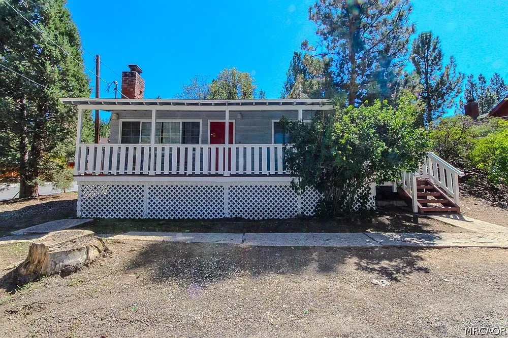 2 bed, 1.0 bath, 692 sqft, $1,650 — Photo 1