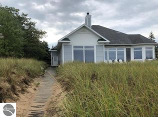 308 Dunes Dr, Manistee, MI 49660