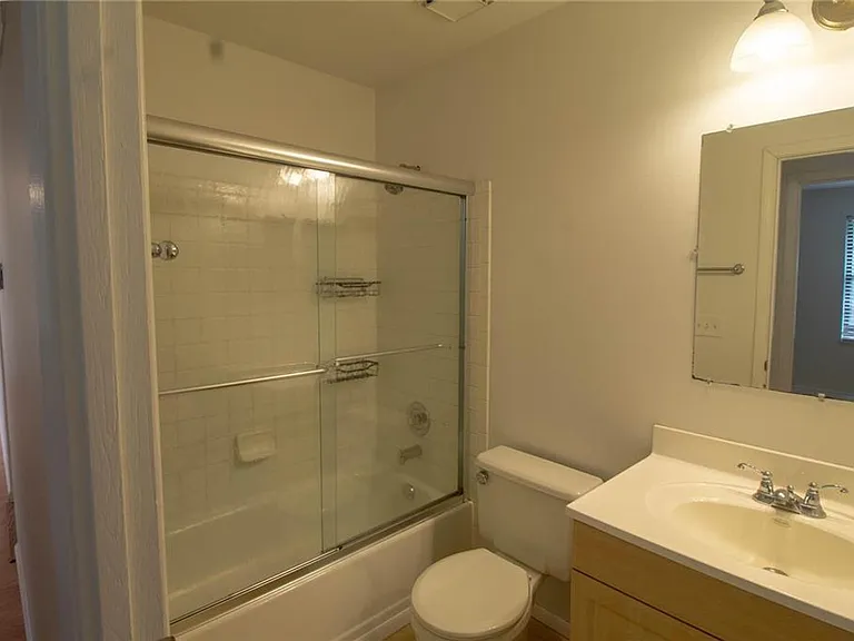 18 Brooker Ct — Photo 7