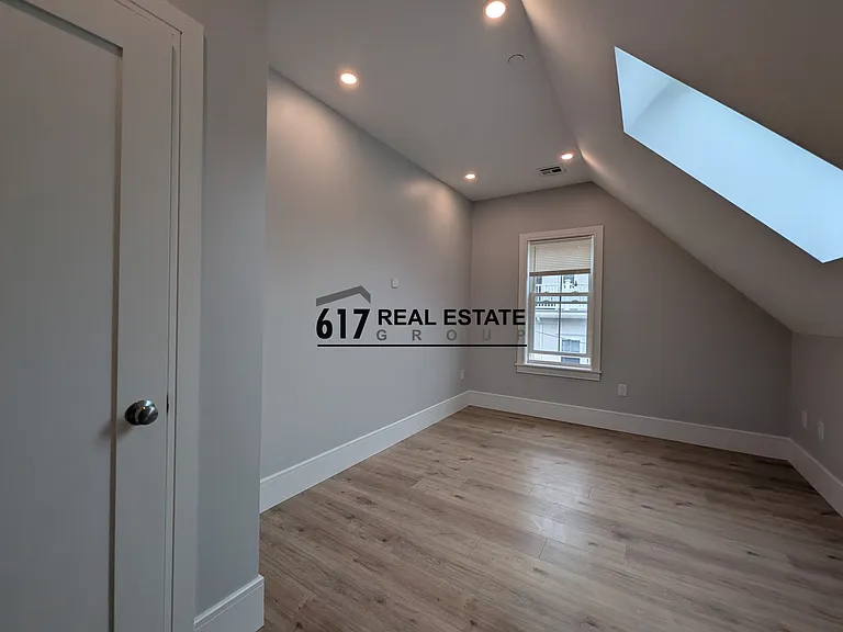 124-5 Kenrick St — Photo 12