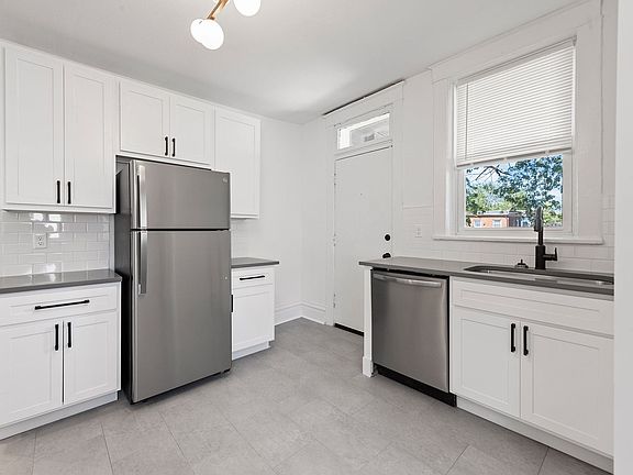 5th image of 723 Interdrive St APT 3
