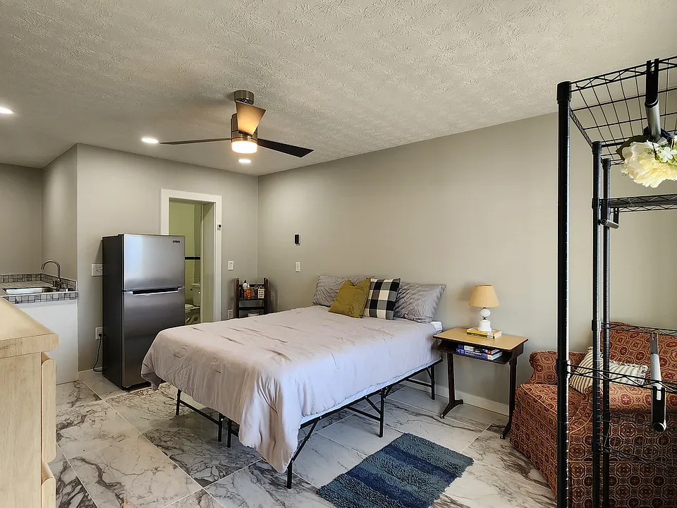 480 Mink Pl #4