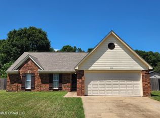 6865 Dunbarton Dr, Horn Lake, MS 38637